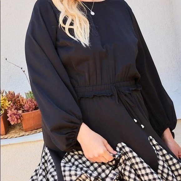 Gingham Ruffle Romper - Picture 4 of 7